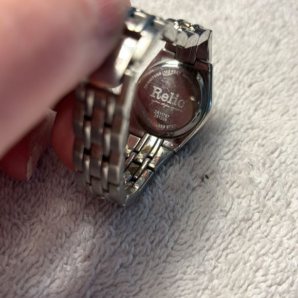 Vintage Relic by Fossil Queen's Court Women's Watch. Great condition pink face - Picture 4 of 5